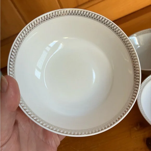 United Airlines Platinum Silver First Class Dining Bowls BO-798 Set of 4 - Picture 6 of 9